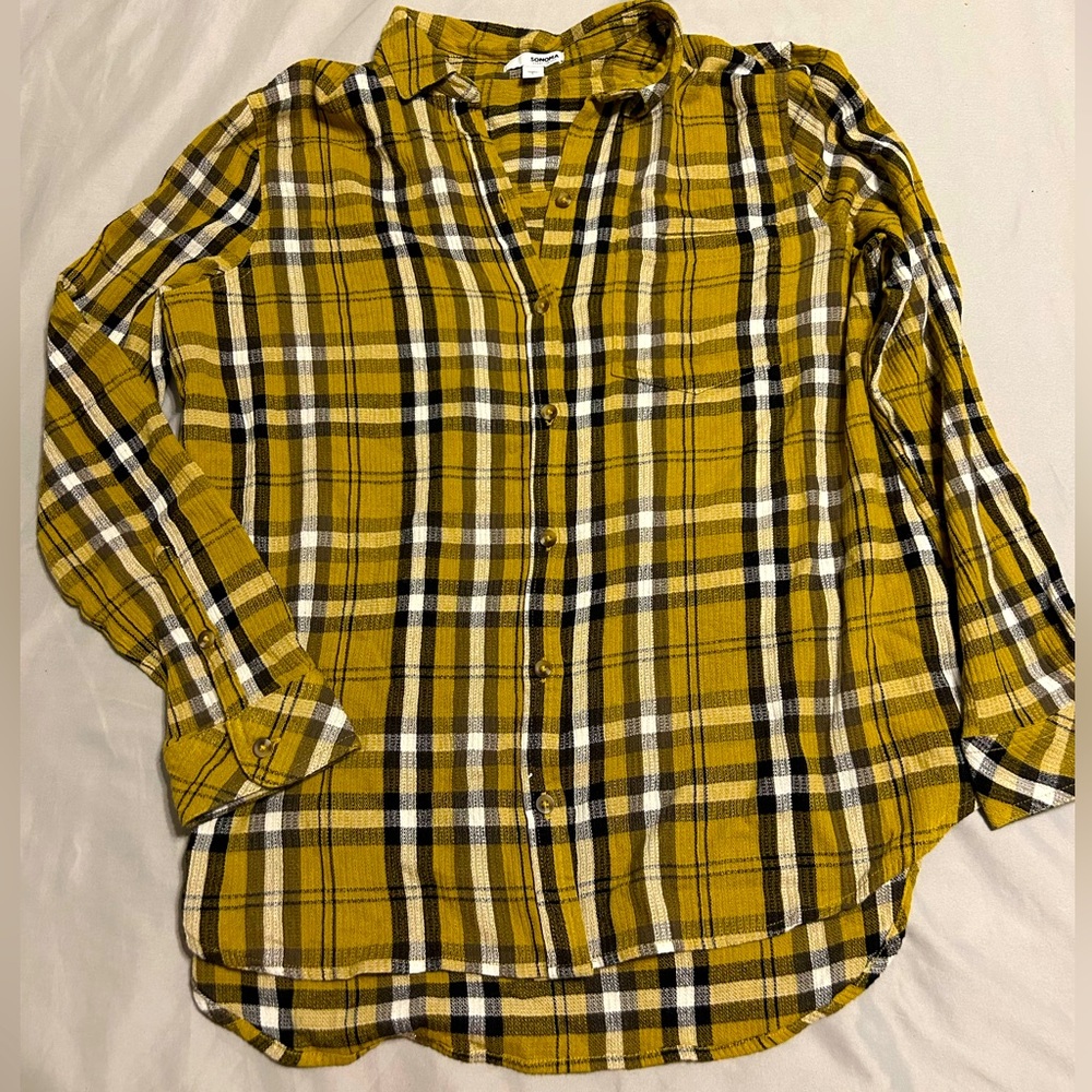 Yellow women’s flannel pattern size large shirt